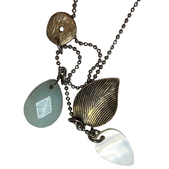 necklace 4 charms AMERICAN EAGLE OUTFITTERS 34-36" silver chain blue shell - Picture 10 of 12